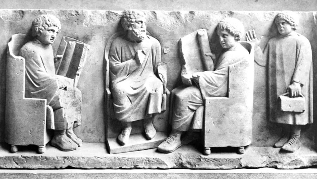 Обучение в Древнем Риме, барельеф. Ученики регулярно тренировались составлять речи на разные темы