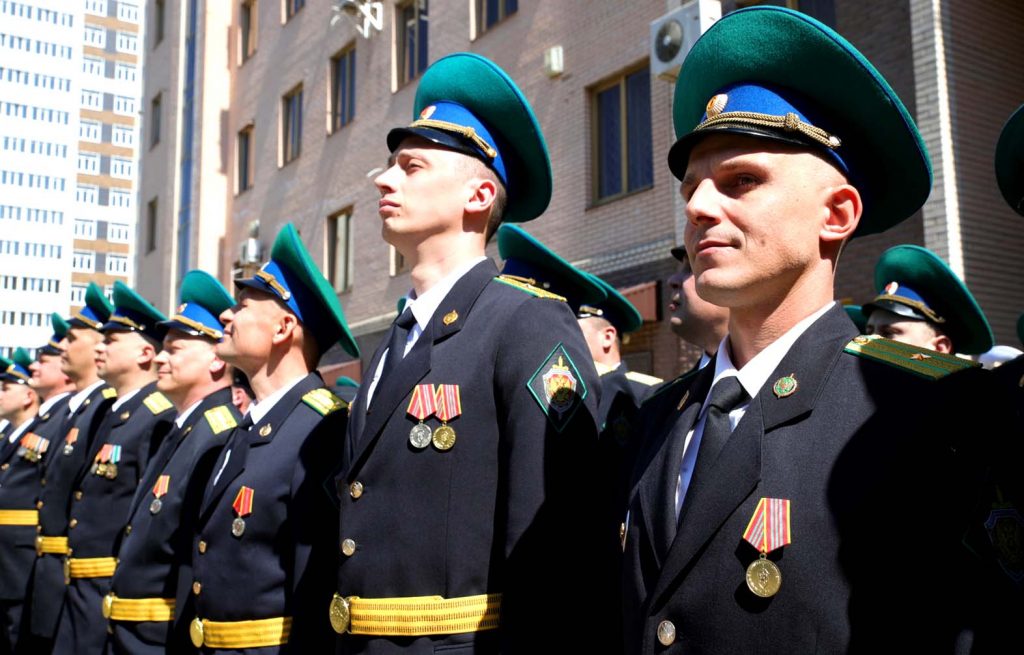 Пограничные войска ФСБ РФ в парадной форме