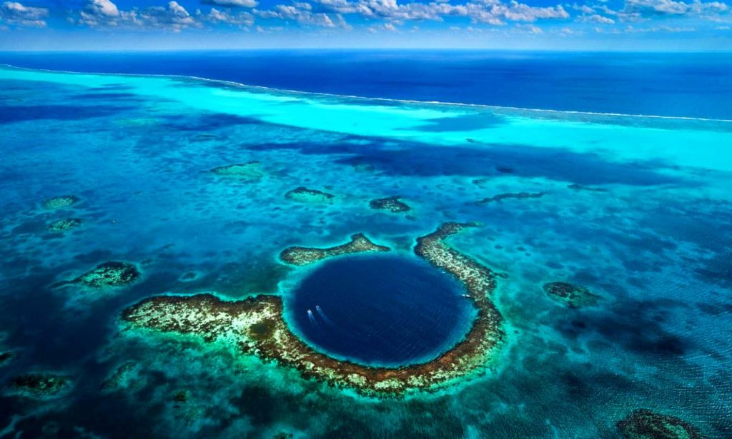 Большая голубая дыра, Белизский барьерный риф